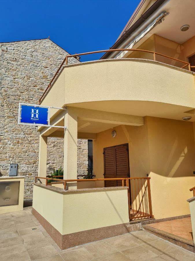 Apartment Manuel Новиград Екстериор снимка