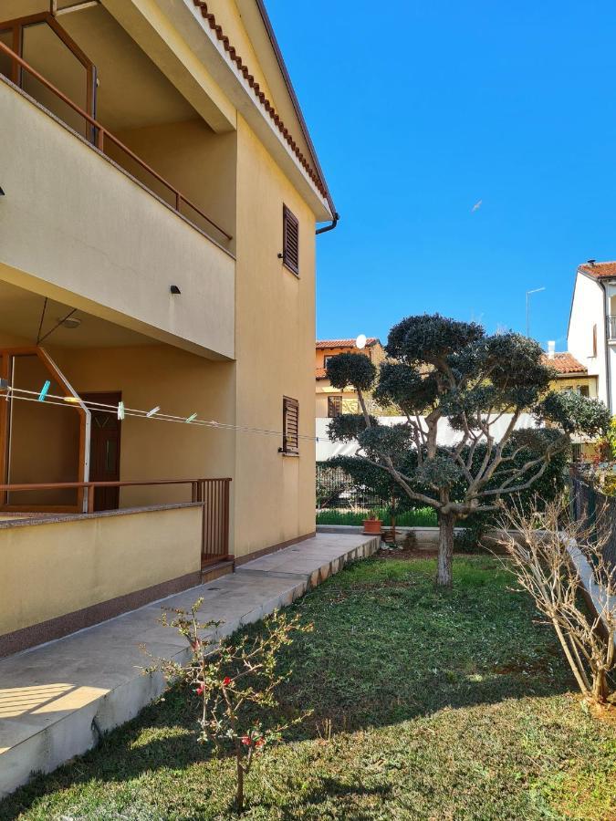 Apartment Manuel Новиград Екстериор снимка
